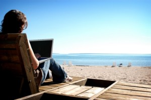 laptop-beach-kalokairi